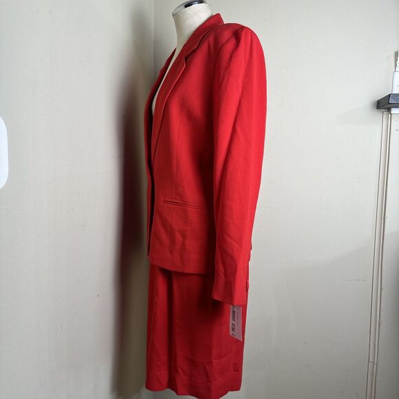 NWT Vintage Saville 2 Piece Suit Red Jacket Skirt Lined Classic Size 8 NWT - Picture 9 of 13